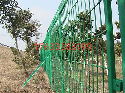 鐵路護欄網(wǎng)圖片4